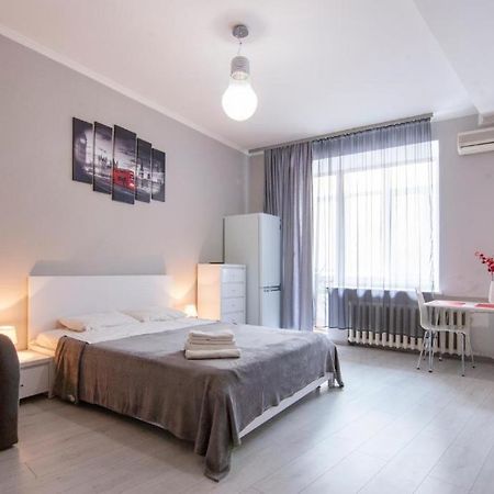 Home-Hotel Apartments On Maidan Nezalezhnosti Square Kiev Bagian luar foto
