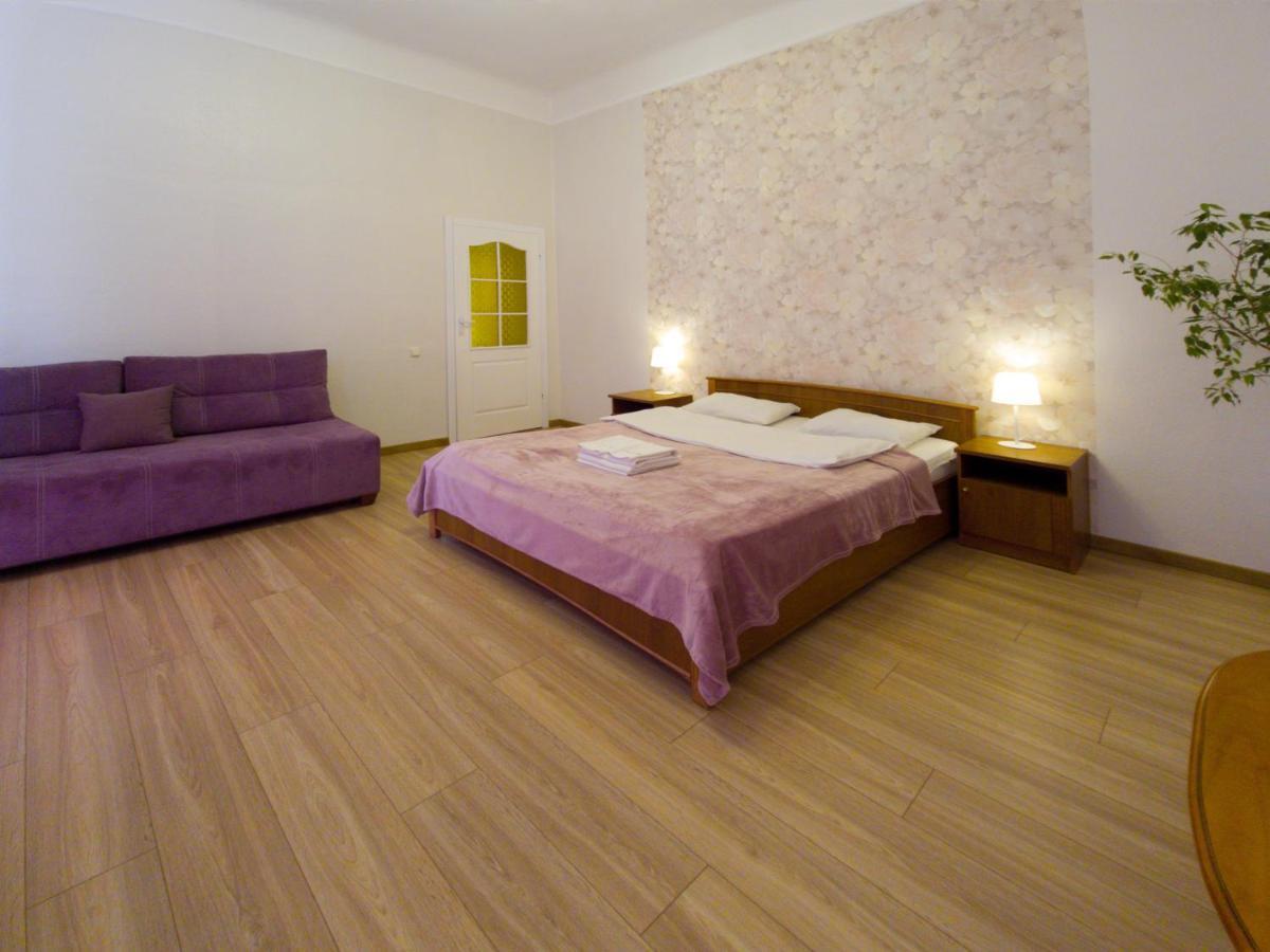 Home-Hotel Apartments On Maidan Nezalezhnosti Square Kiev Bagian luar foto