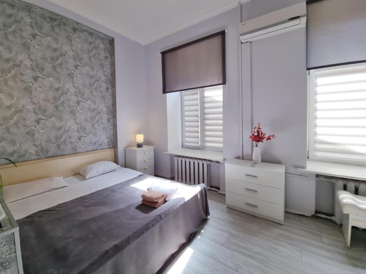 Home-Hotel Apartments On Maidan Nezalezhnosti Square Kiev Bagian luar foto