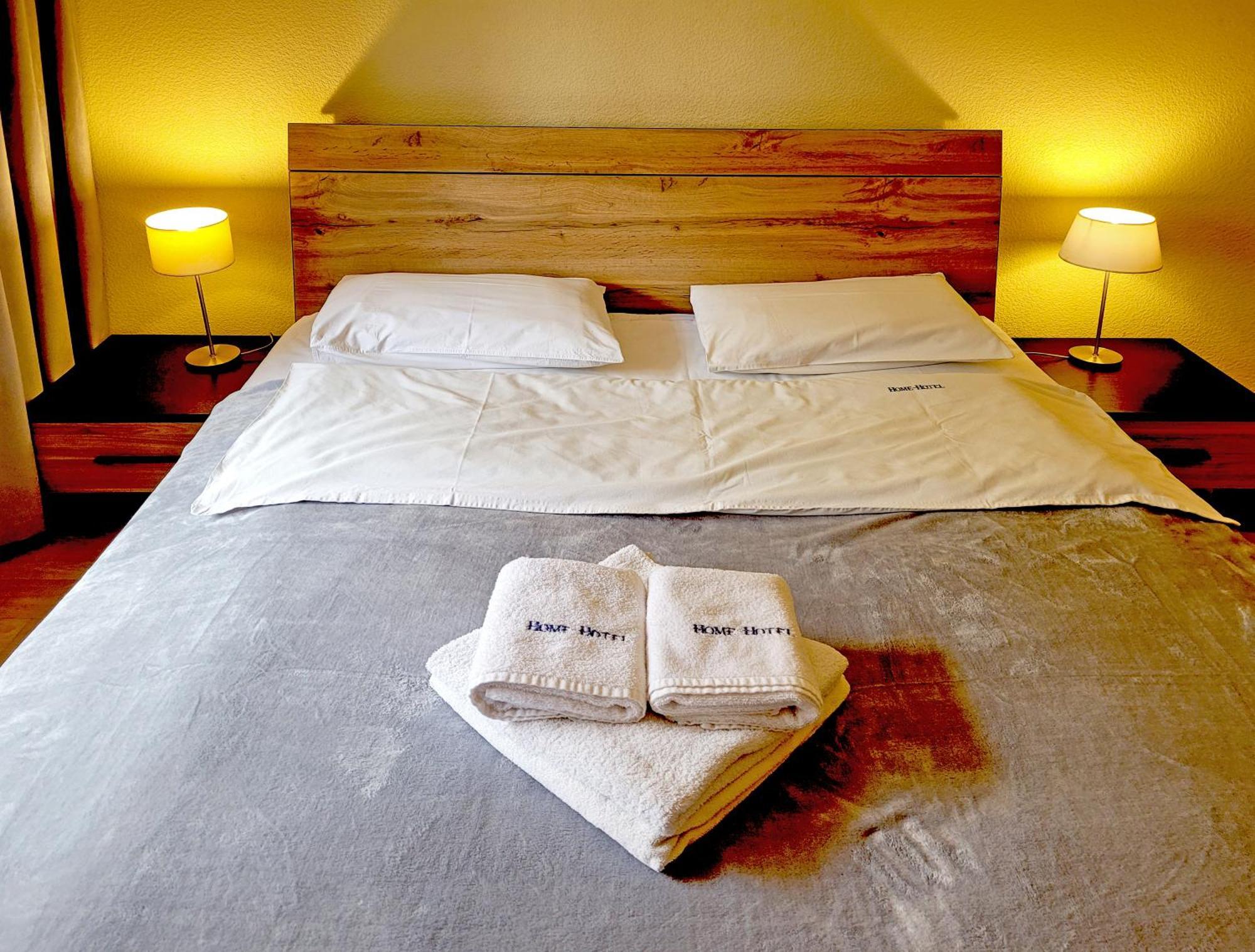 Home-Hotel Apartments On Maidan Nezalezhnosti Square Kiev Bagian luar foto