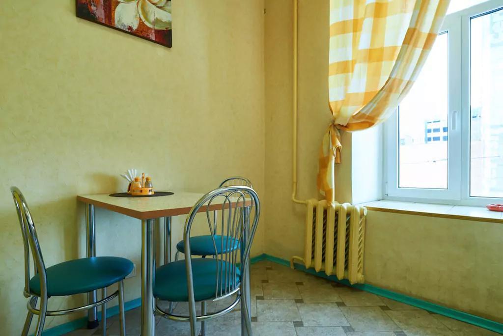 Home-Hotel Apartments On Maidan Nezalezhnosti Square Kiev Bagian luar foto