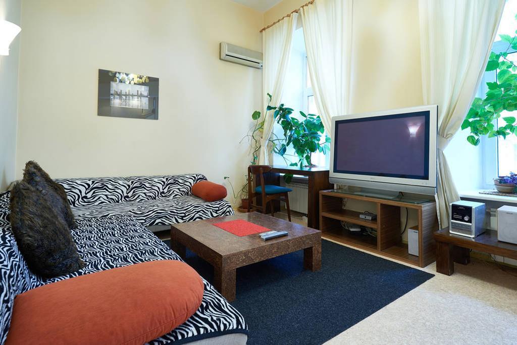 Home-Hotel Apartments On Maidan Nezalezhnosti Square Kiev Bagian luar foto